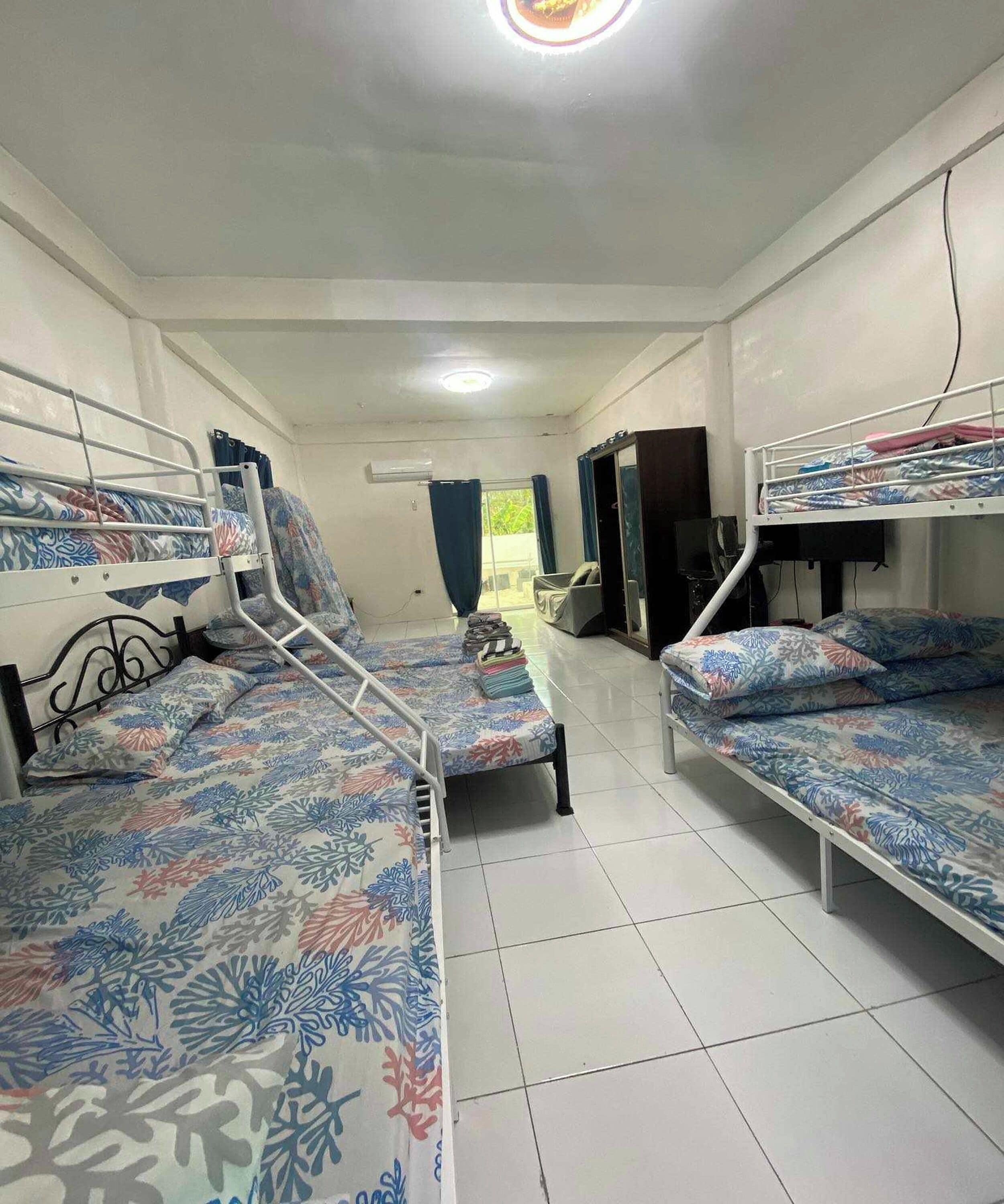 1 habitación, escritorio, cortinas blackout y wifi gratis 