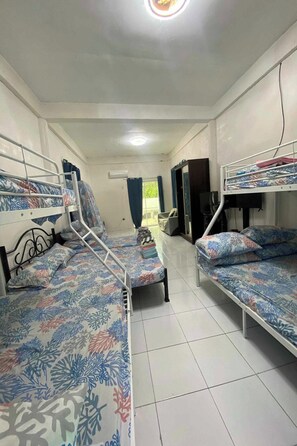 Room 1 | 1 bedroom, desk, blackout drapes, free WiFi - Asiah'S Villa (Dauis)