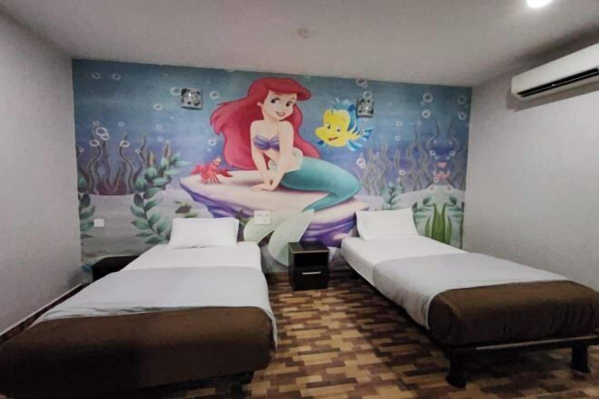 Desk, free WiFi, bed sheets