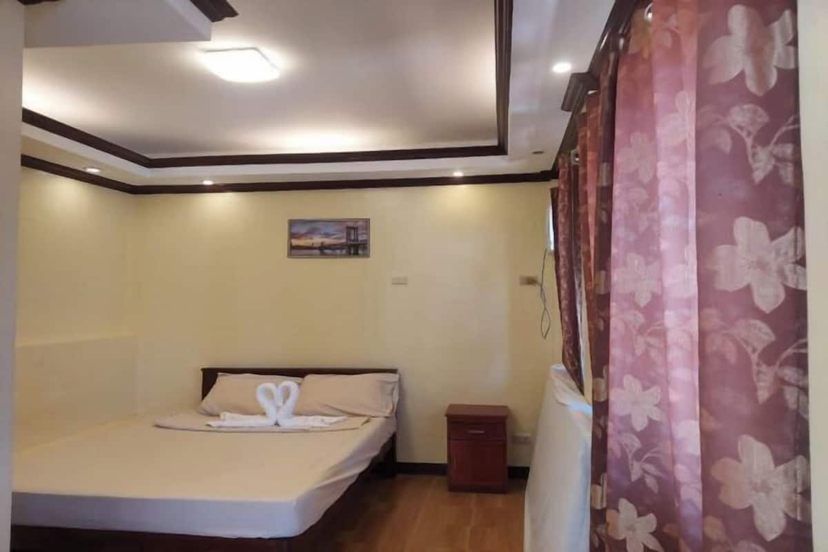 Desk, rollaway beds (surcharge), WiFi (free), bed sheets
