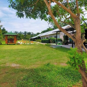 Garden - Davy'S Cottage Phuket (Thep Krasattri)