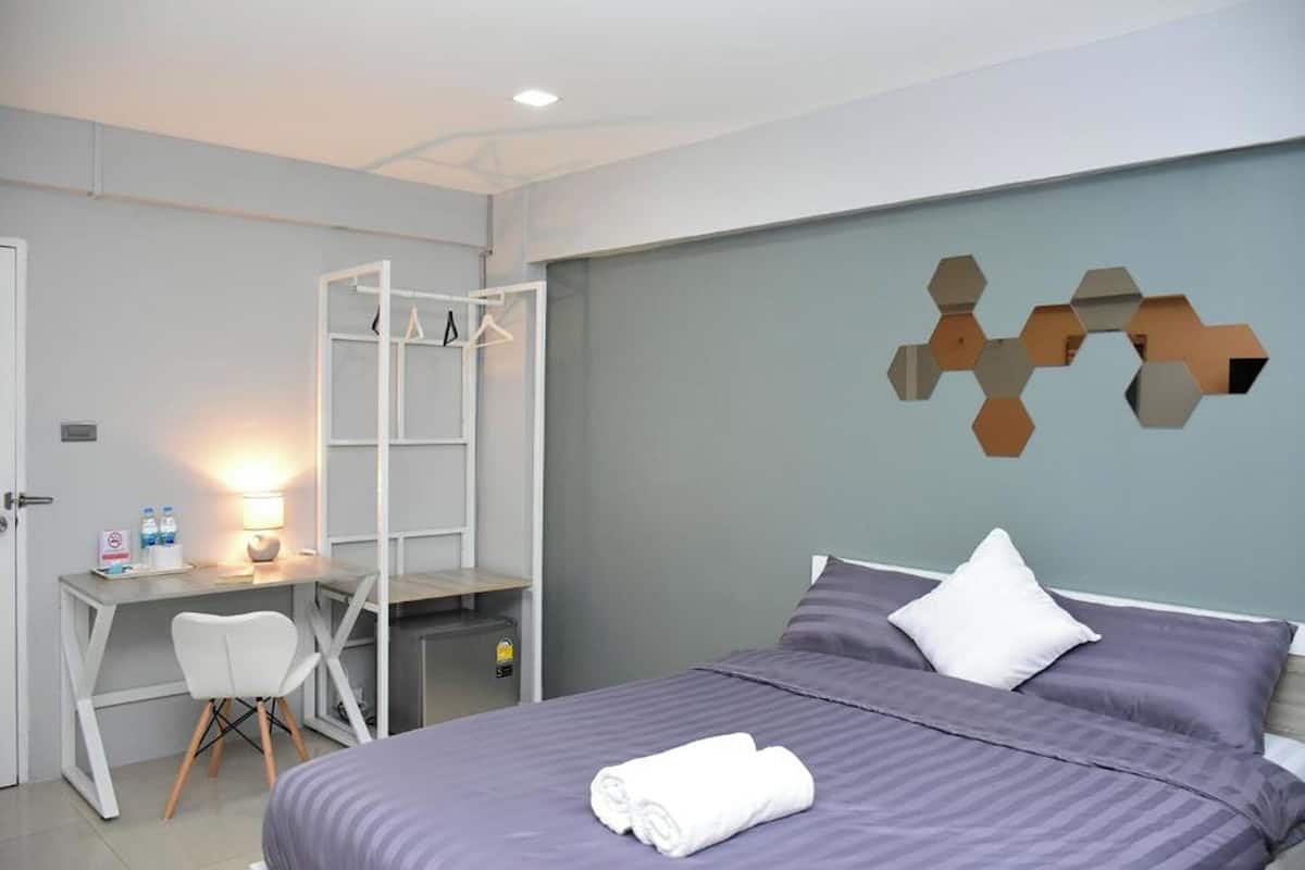 Superior Room | Desk, free WiFi, bed sheets