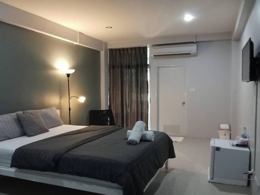 Standard Double Room | Desk, free WiFi, bed sheets