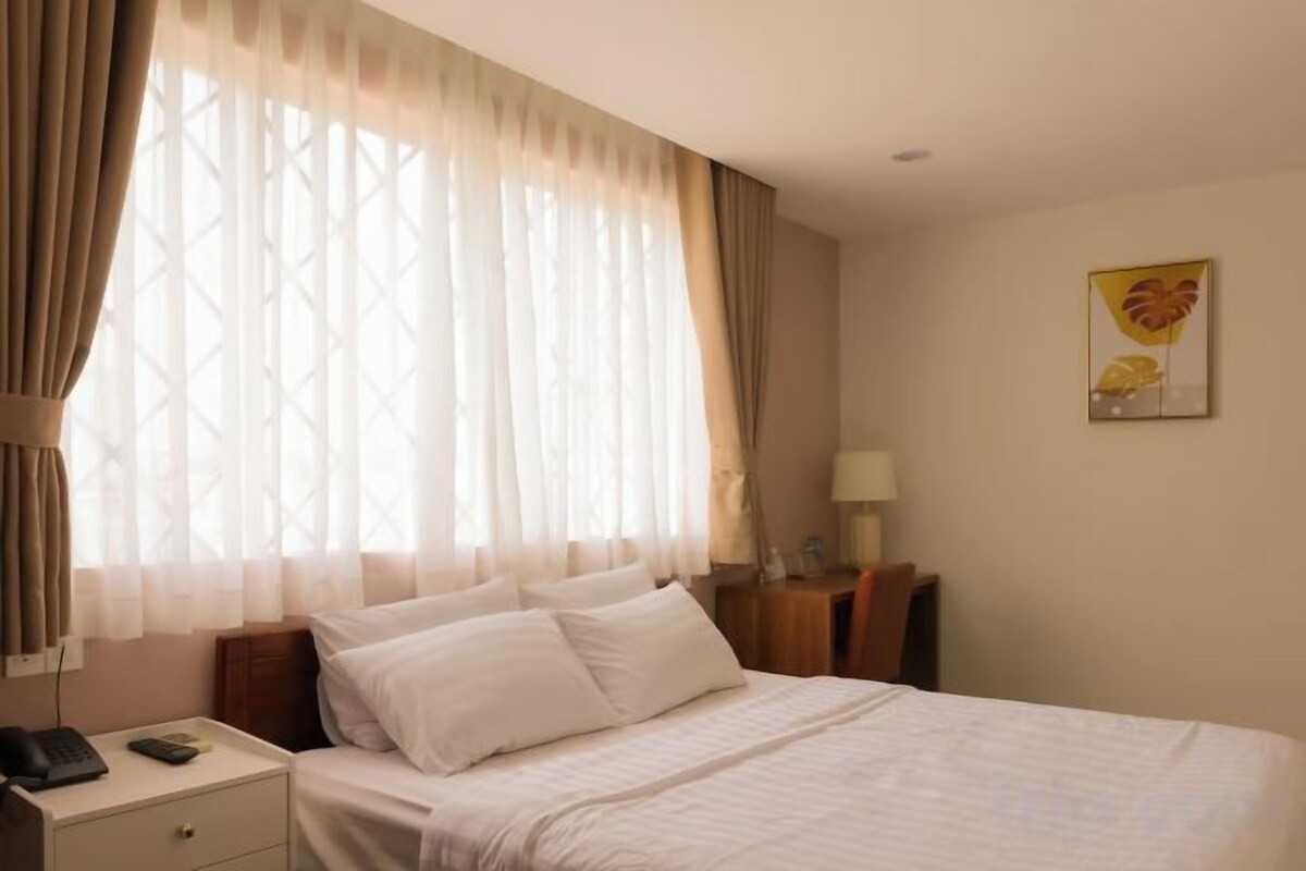 Bureau, Wi-Fi gratuit, draps fournis