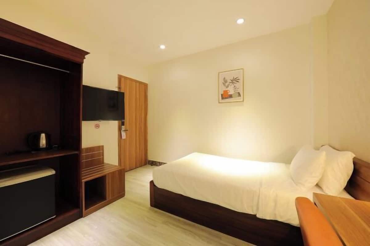 Escrivaninha, Wi-Fi de cortesia, roupa de cama