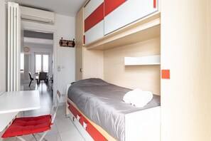 2 室のベッドルーム、アイロン / アイロン台、WiFi、ベッドシーツ
