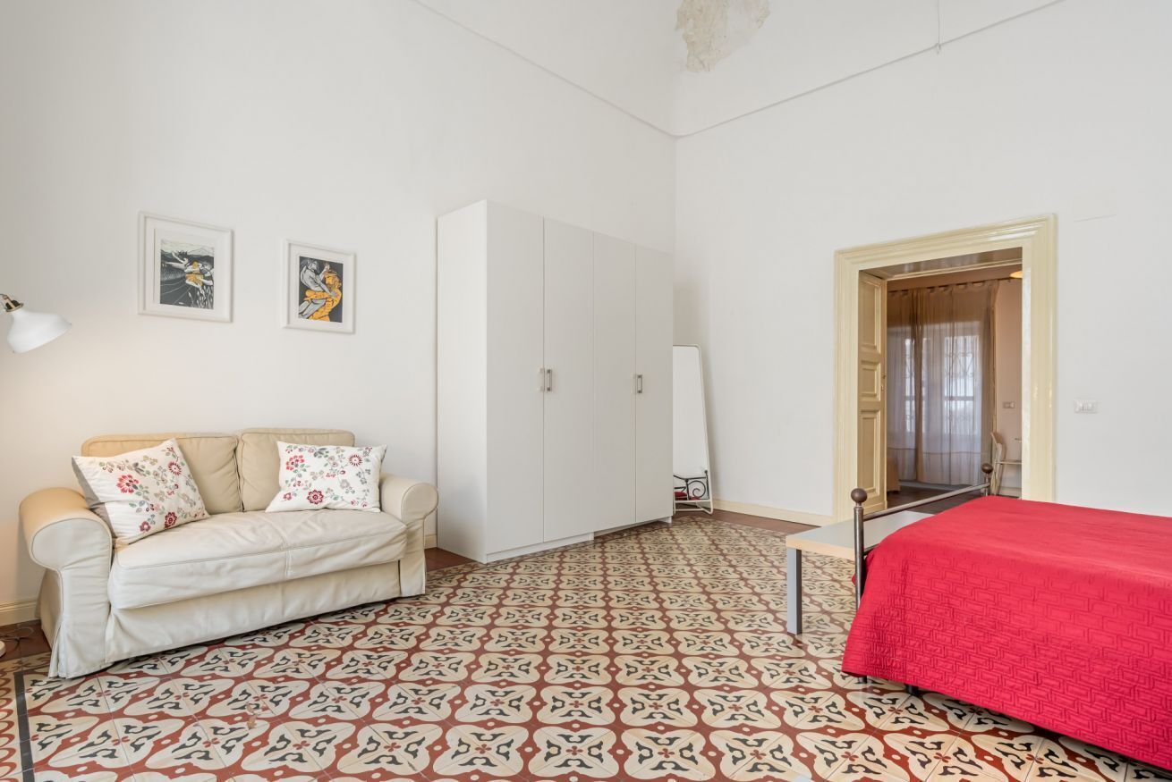 1 dormitorio, tabla de planchar con plancha, wifi y ropa de cama