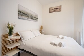 4 Schlafzimmer, Bügeleisen/Bügelbrett, WLAN, Bettwäsche