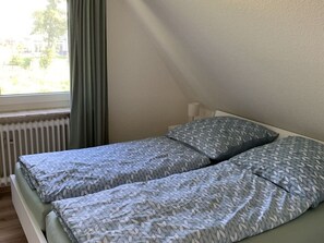 Casa | 2 quartos, individualmente mobiliados, ferros/tábuas de passar roupa