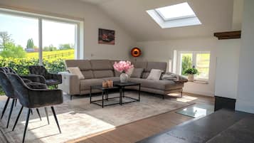 Televisie en een open haard