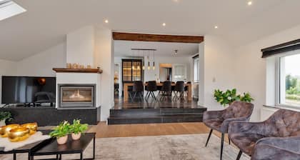 Quiet country house with a meadow