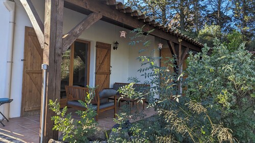 Charmante Villa mit Pool und Altem Baumbestand