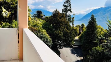 Apartment, 2 Bedrooms, Smoking | Property grounds
