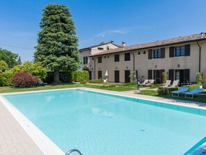 Outdoor pool - Casa Vecchio Mulino 1 (Peschiera del Garda)