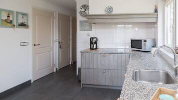 House | Private kitchen | Fridge, electric kettle