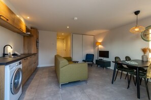 Apartment | Dining