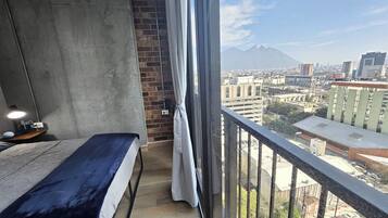 2 bedrooms, iron/ironing board, free WiFi
