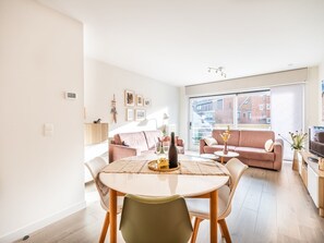 Apartment | Dining - Apartment by Belgian Sea and Dunes (Koksijde)