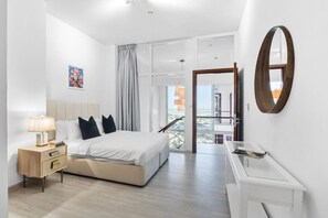 2 bedrooms, desk, iron/ironing board, WiFi