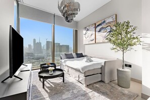 2 bedrooms, iron/ironing board, WiFi, bed sheets - Stylish 1BR Family Stay with Balcony, Gym, and Pool Access (Meydan)