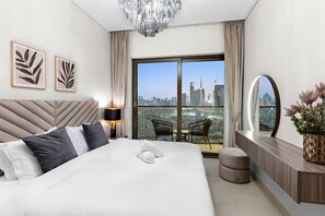 Iron/ironing board, WiFi, bed sheets - Stylish 1BR Family Stay with Balcony, Gym, and Pool Access (Meydan)