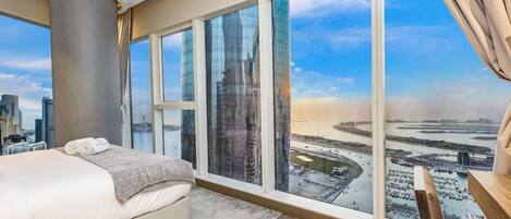 2 bedrooms, desk, iron/ironing board, WiFi