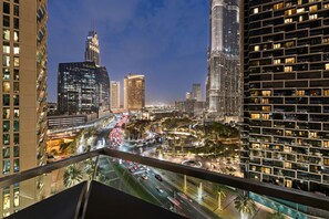 Property grounds - LUX 1BR Burj View | Direct Link to Dubai Mall & Metro Station | Sleeps 4 (Dubai)