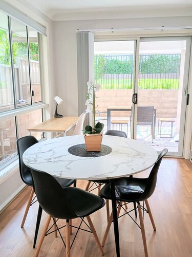 Mery's Place. Beautiful 2 bedroom Cottage 3min walk 2 Mortdale train station