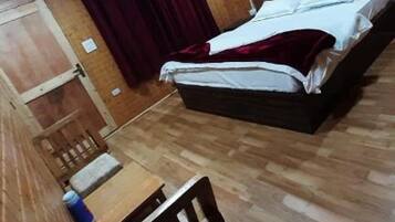 Deluxe-Ferienhaus, Bergblick, Seeseite | Verdunkelungsvorhänge, Bettwäsche