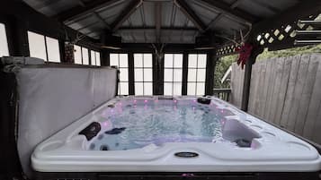 室内 SPA 浴缸