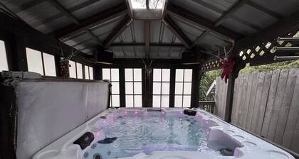 Experience Lake Gregory charm steps away! Four bedroom Crestline cottage awaits.