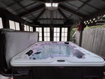 Experience Lake Gregory charm steps away! Four bedroom Crestline cottage awaits.