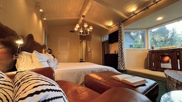 4 bedrooms, desk, iron/ironing board, free WiFi