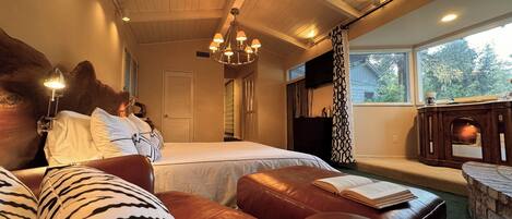 4 bedrooms, desk, iron/ironing board, free WiFi