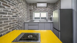 Basic Room, 1 Bedroom (Agisaseum) | Private kitchen