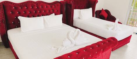 Deluxe Studio Suite, 1 Bedroom, Refrigerator, Sea View