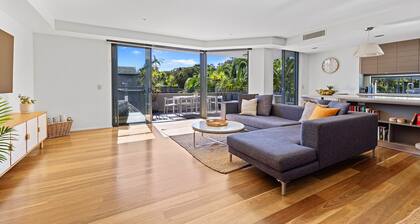 Fuller Holidays - Drift - Byron Town Luxury Apartment with Pool