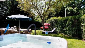 House | Outdoor dining