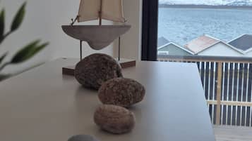 Deluxe-Suite, Seeblick | Wohnbereich | FuĂbodenheizung