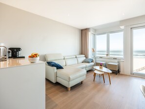 Apartment | Living area - Winoc 302 Luxury Family Apartment on the Dike (Koksijde)