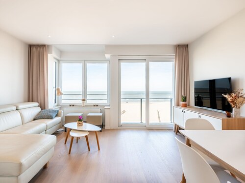 Winoc 302 Luxury Family Apartment on the Dike