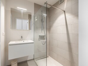 Apartment | Badezimmer