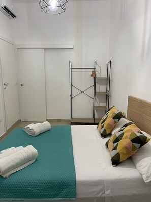 Junior Double Room, City View | Premium bedding, down comforters, memory foam beds - Domus Carmela  (Naples)
