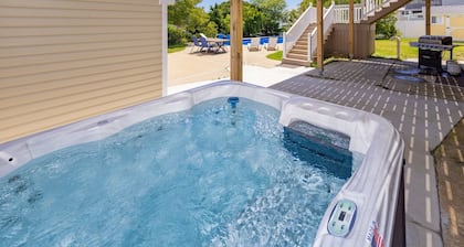 Sandbridge Canalside, Dog Friendly, Pool, Hot Tub 6 BR