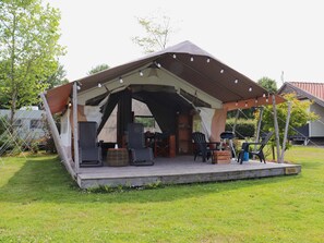 Tent | Exterior - Glamping in Friesland With Friends (Twijzel)