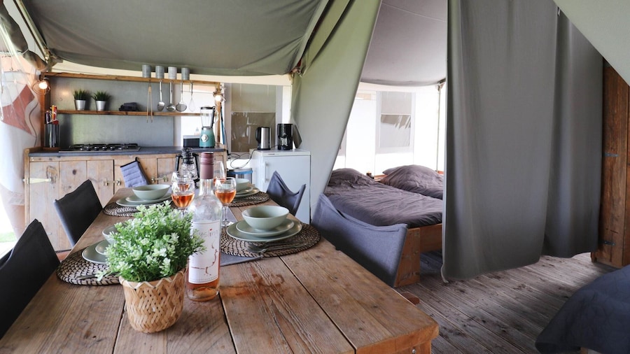 Glamping in Friesland With Friends