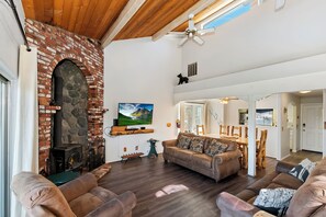 Smart TV, fireplace, offices