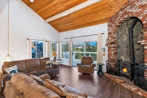 Smart TV, fireplace, offices