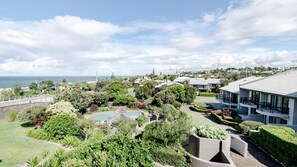 Property grounds - Pooch Friendly Sunrise Beach 3BR w/ Views (Noosa)