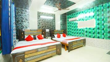 Free WiFi, bed sheets